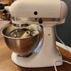 KitchenAid Classic 4.5qt Stand Mixer