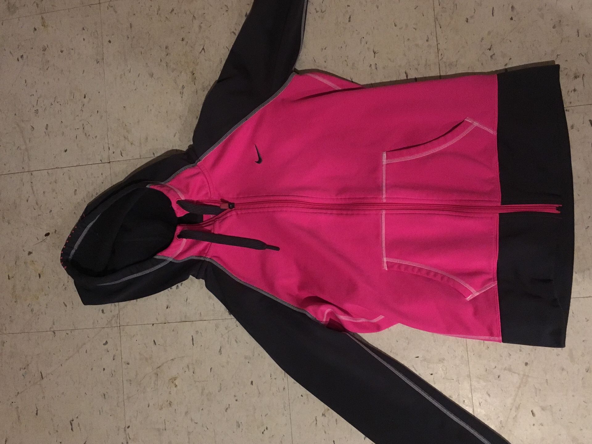 Women’s M running Nike sweater