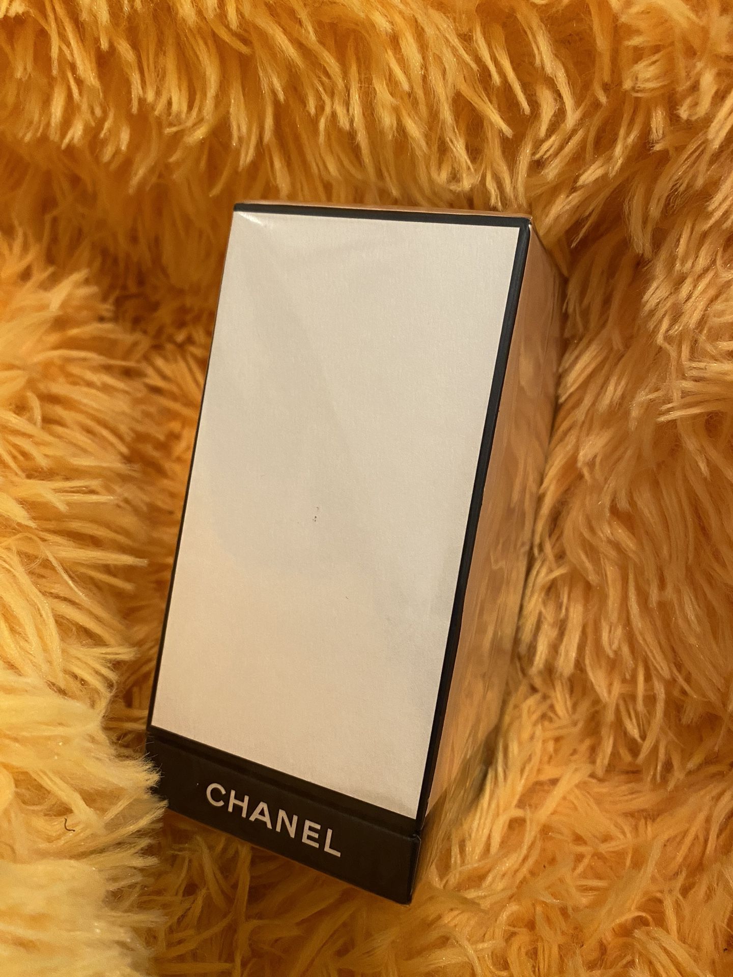 CHANEL “Jersey” perfume 