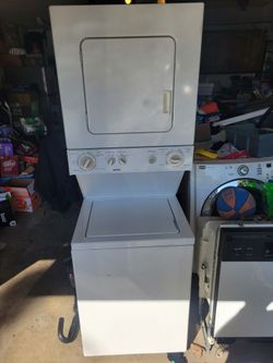 Laundry center