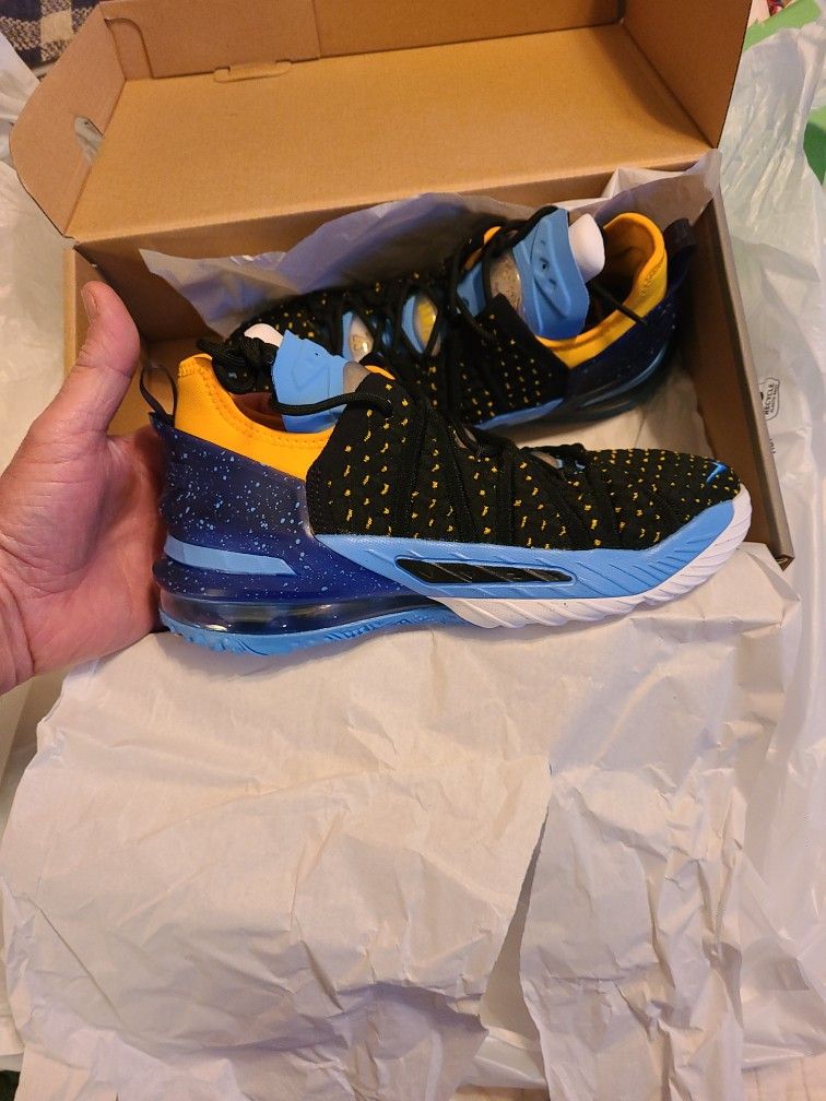 Lebron 18 Grade School Kids Size 4 1/2 (New In Box)