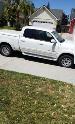 Toyota tundra pickup truck 04