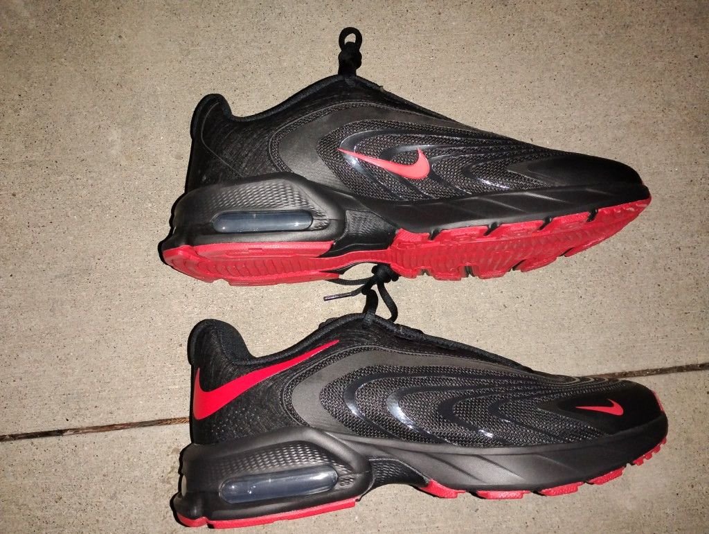 New Nike Air Max Fire Snickers