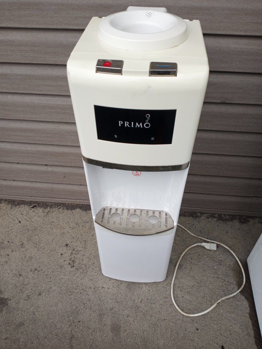 Primo Water Despenser (5 Gallons)