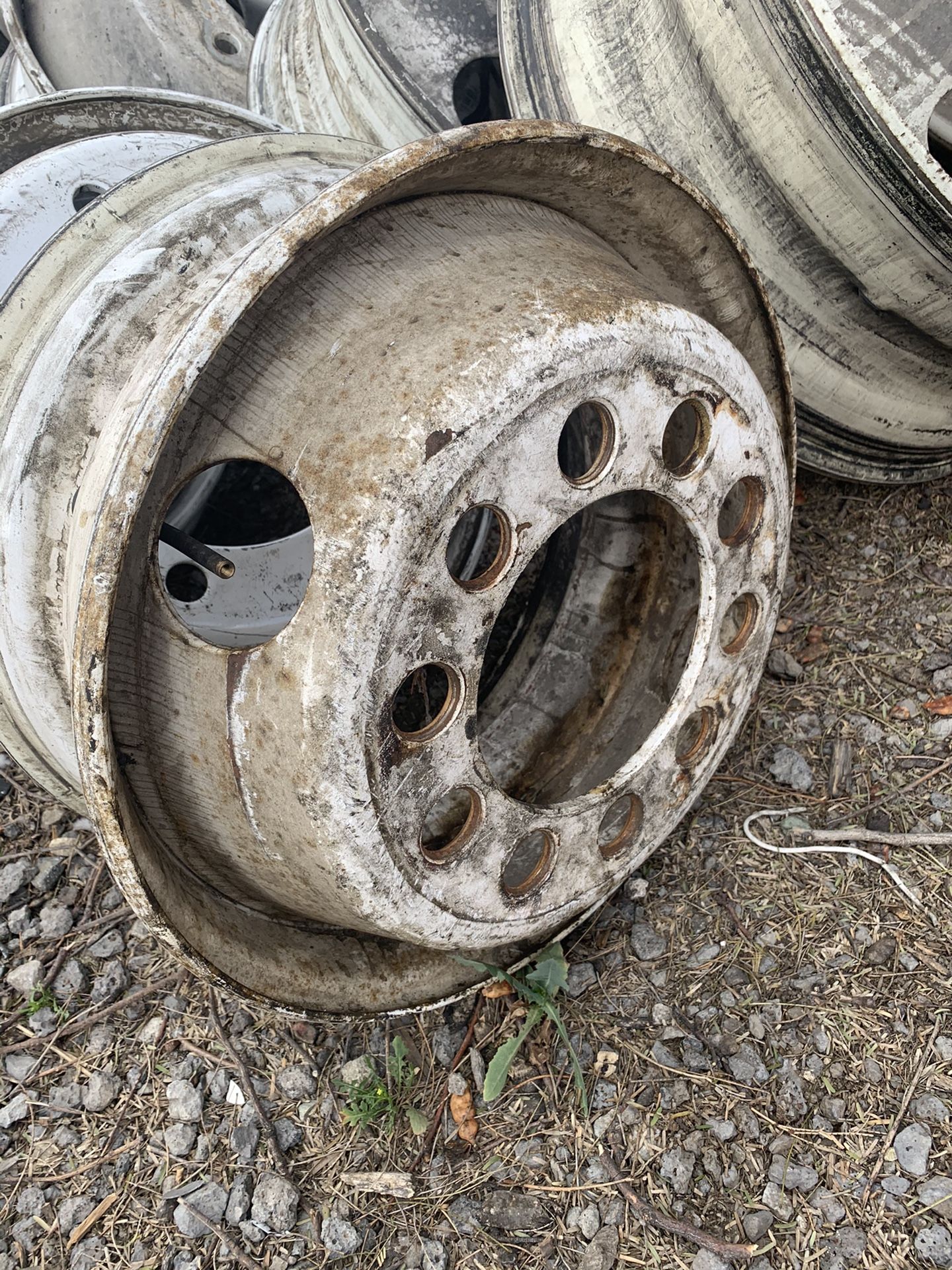 Used 17.5x6.75 steel wheel budd {stud pilot} 10 holes x8.75” for low bed trailer