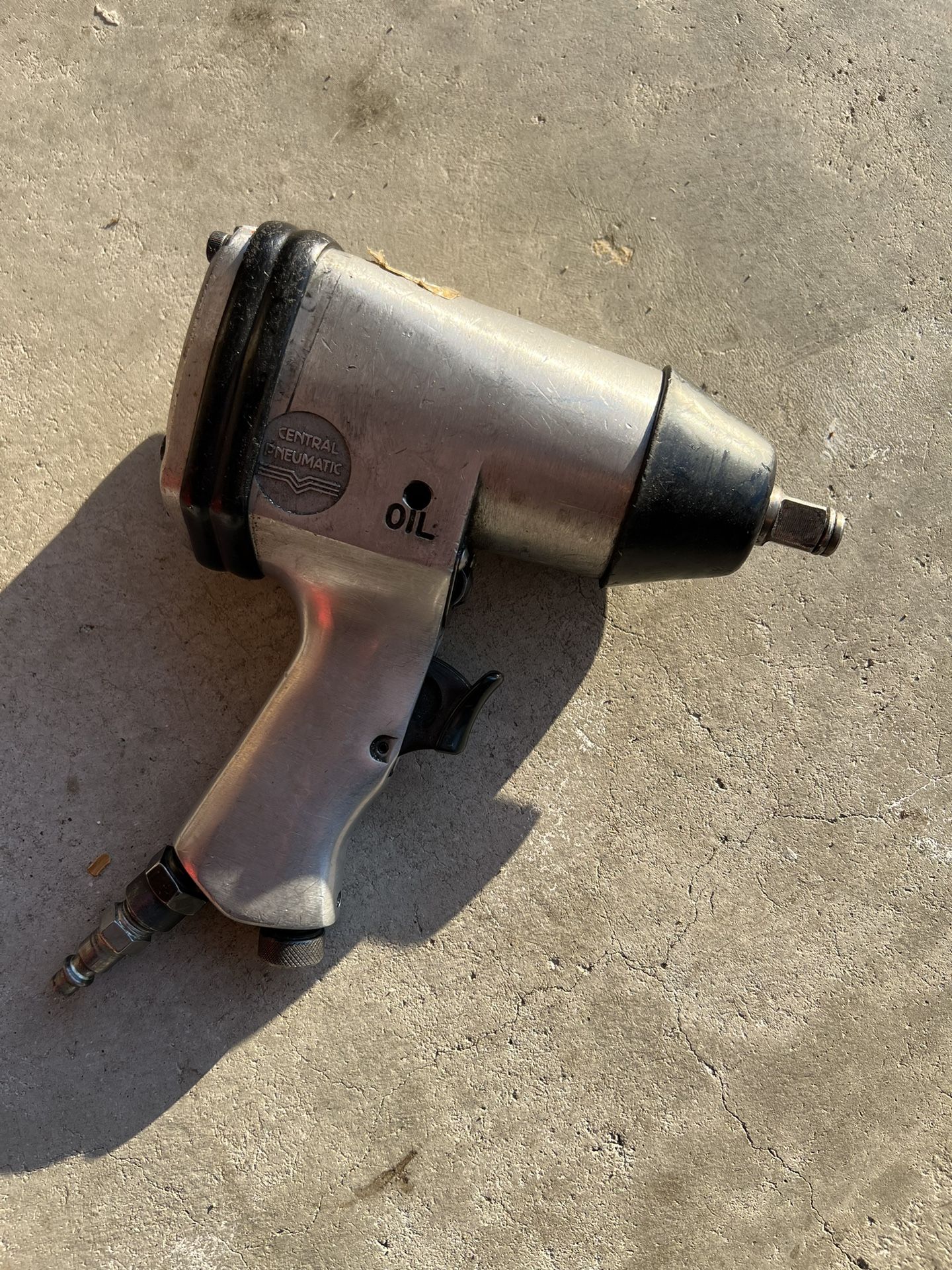 1/2” Air Impact Wrench- Central Pneumatic
