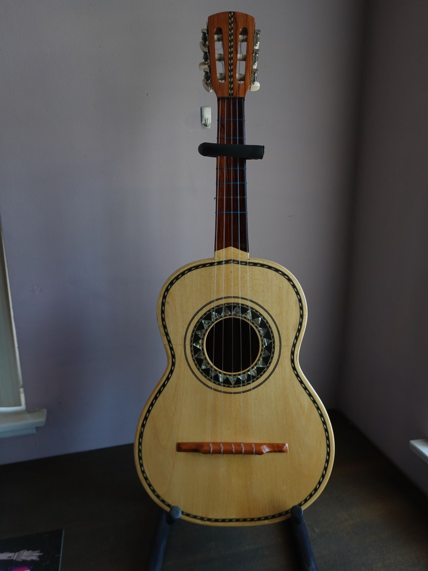 Vihuela de Paracho, Michoacan Size 2