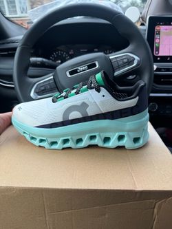 Brand new on cloud cloud master sz 8 women’s