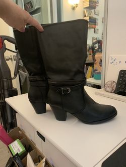 Boots Size 8