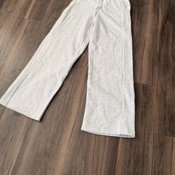 LULULEMON SCUBA BOTTOMS
