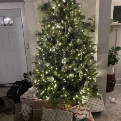 7.5 Ft Christmas Tree