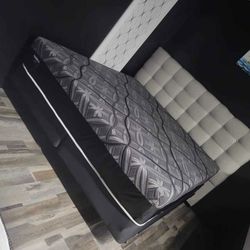 Queen Memory Foam Gel Come With Free Box Spring - Same Day Delivery 