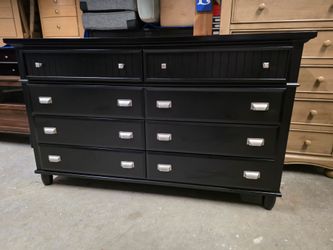 Modern Black 8 Drawer Dresser