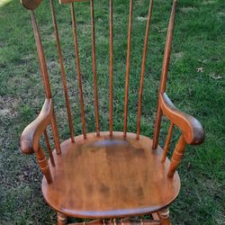 Antique Solid Wood Pineapple Chair 