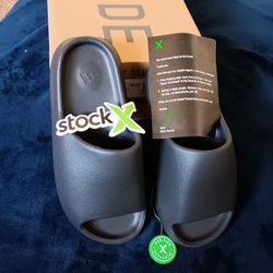 Yeezy Slides Size 10