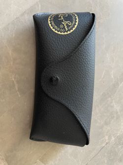 Ray Ban’s Glasses Holder