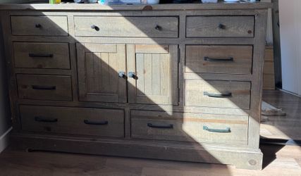 Dresser