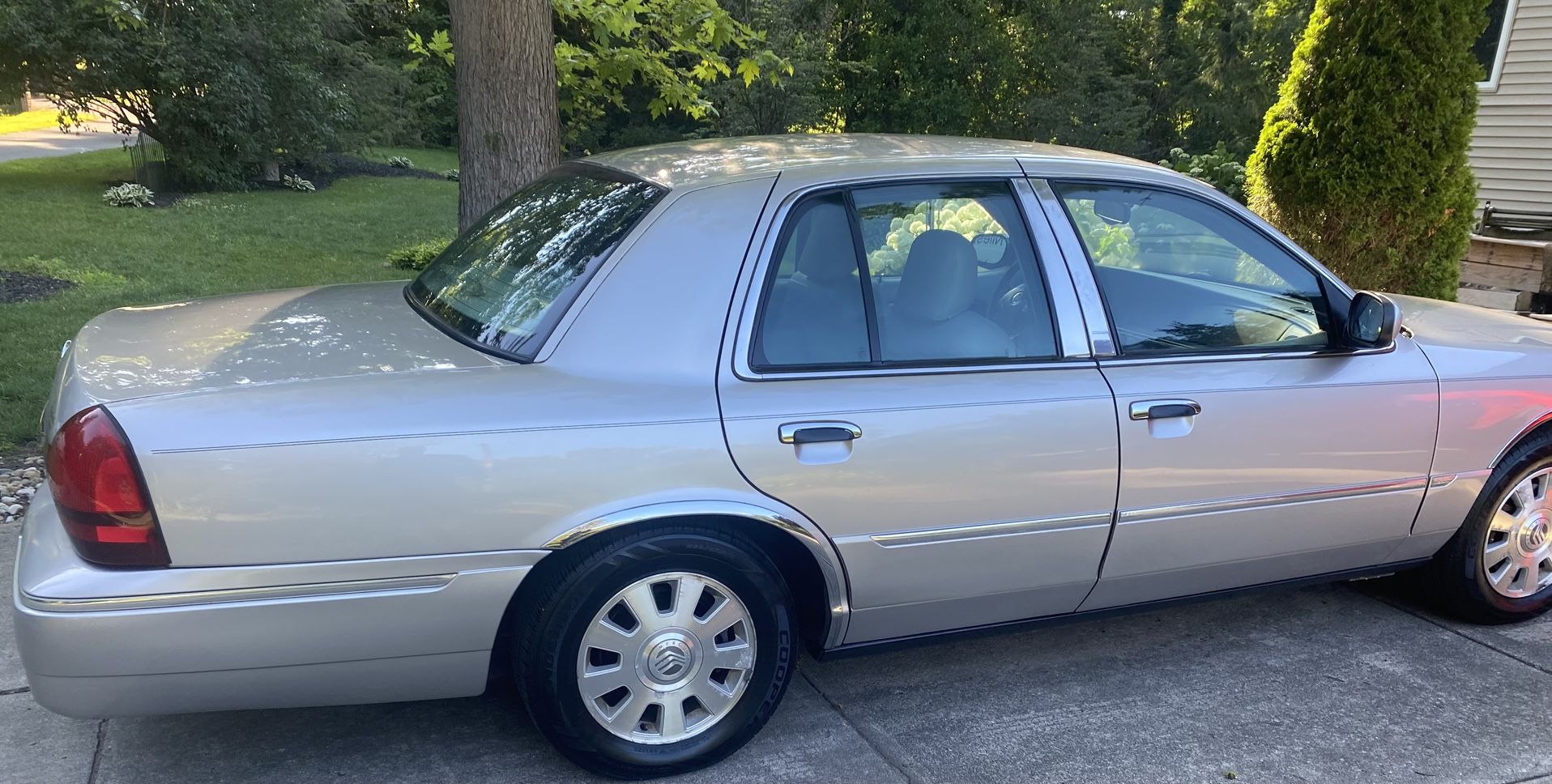 2003 Mercury Grand Marquis