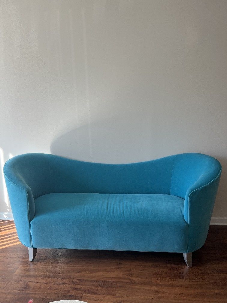 Turquiose Vintage 5ft Couch