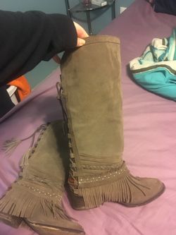 Boots size 7