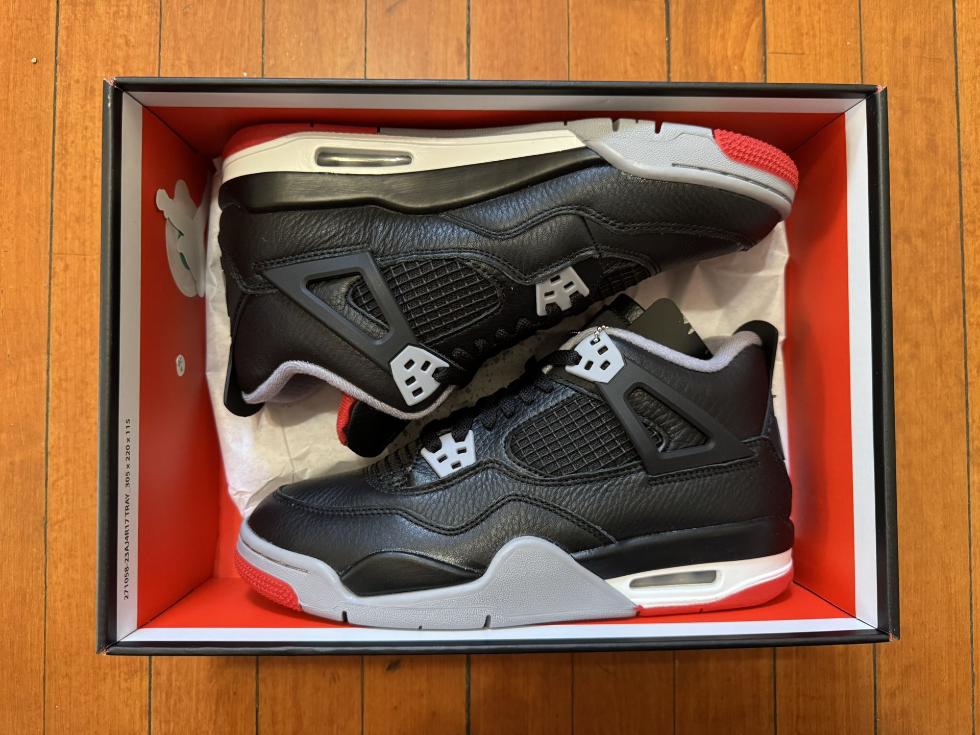 Air Jordan 4 Bred Reimagined size 6.5y New