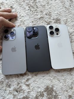Selling iPhone 15 Pro 128GB Any Carrier Unlocked T-Mobile ATT Verizon in Perfect Condition All Colors