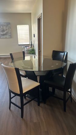 ✨ Glass Dining Table Set + 4 Chairs – $250 OBO ✨