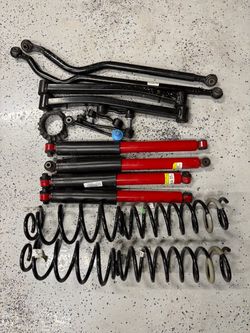 2024 Jeep Wrangler JL Rubicon OEM Suspension Kit – 1.5”–2” Lift