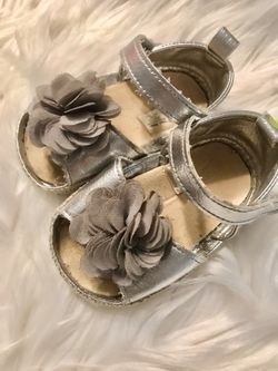 Baby shoes silver