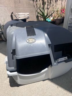 Cat litter box