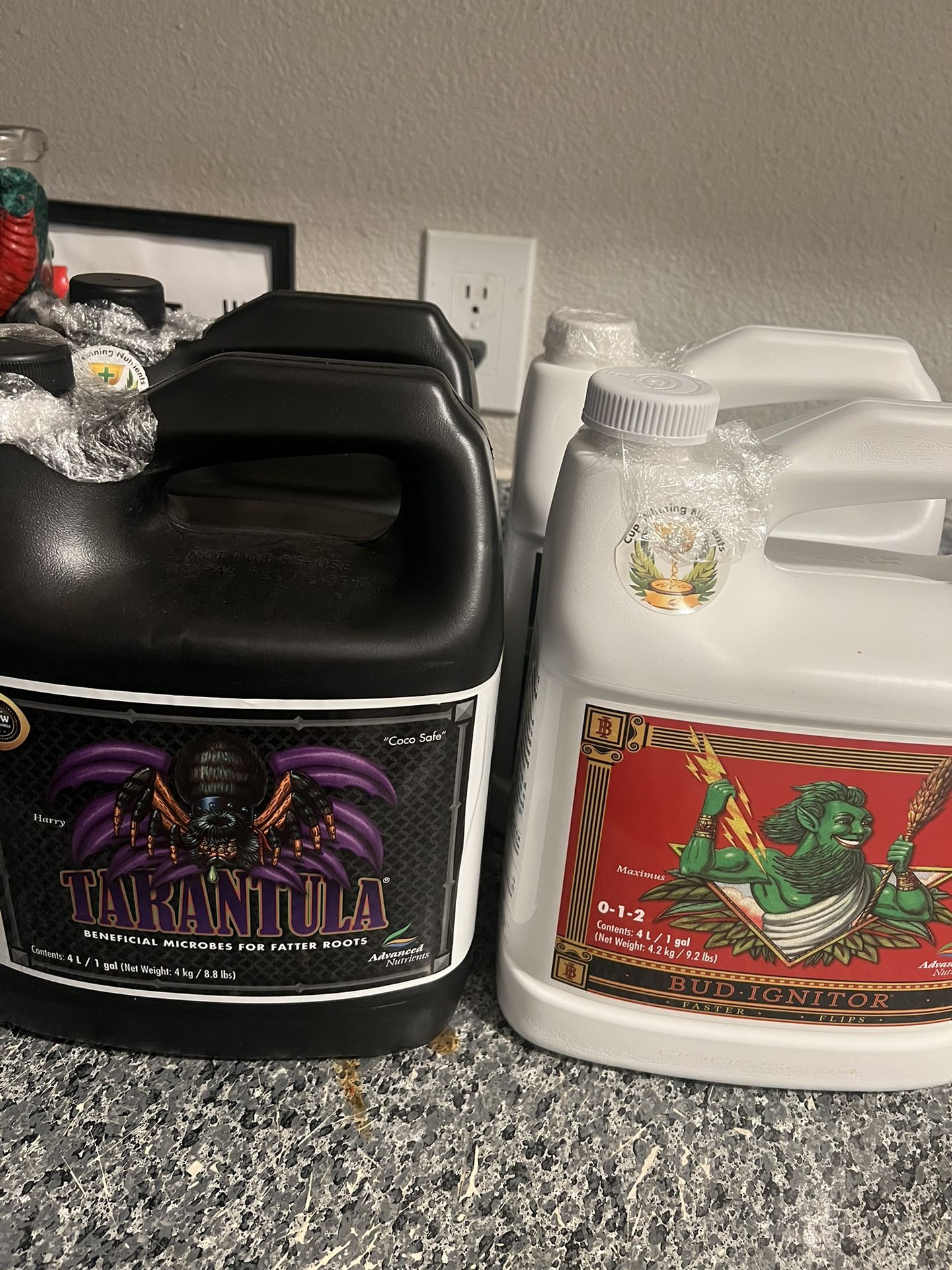 Advances nutrients PIRAANHA, BUD FACTOR X, BUD IGNITOR, TARANTULA
