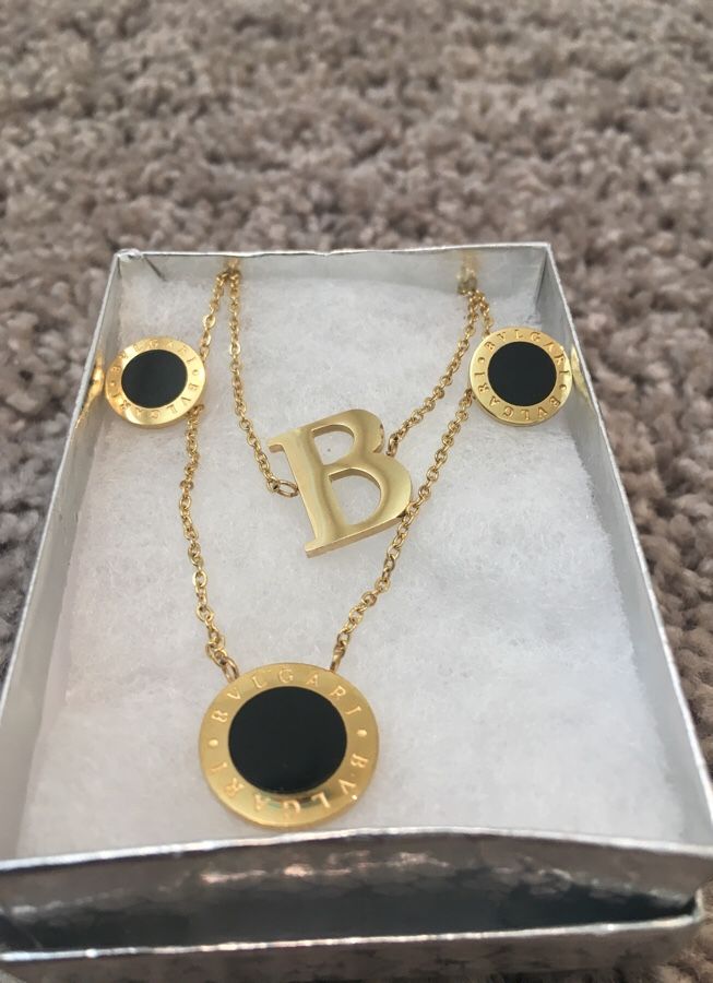 3 piece Earrings, Pendant Necklace set Bvlgari 14K gold overlay Jewelry / 3piezas juego de Bvlgari Aretes, Dije collar 14K baño de Oro Joyería