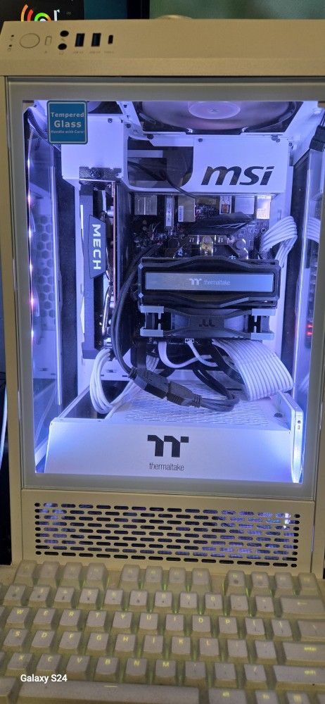 Mini Itx System For Light Gaming Or Work.
