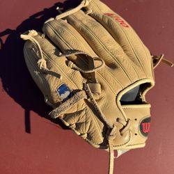 Wilson A700 12 Inch.   Soft Full Leather Baseball Glove.  