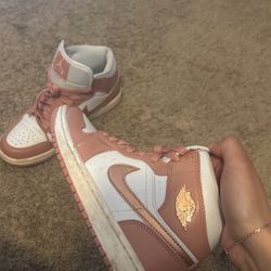 Red Stardust Jordan 1’s  US W7