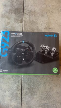 Logitech g923 Xbox racing wheel and shifter