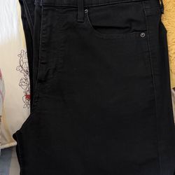 Women’s Black Levi’s