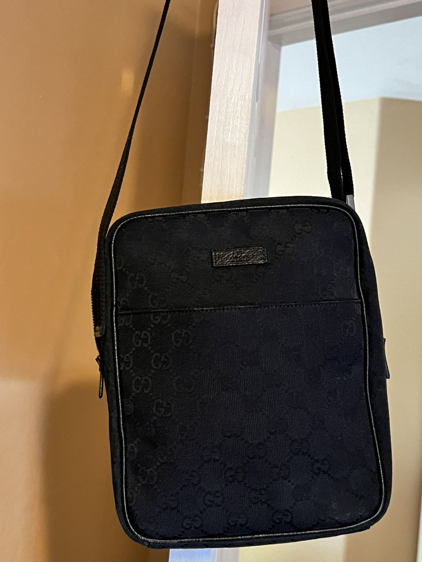 Gucci Shoulder Bag for Sale in Phoenix, AZ - OfferUp