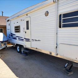 2004 Attitude Toy Hauler 