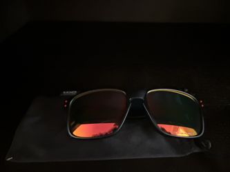 Oakley Holbrook