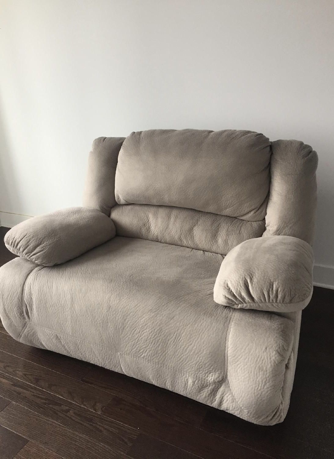 Electric Recliner Like New