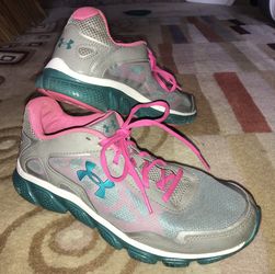 UNDER ARMOUR MICRO G SNEAKERS