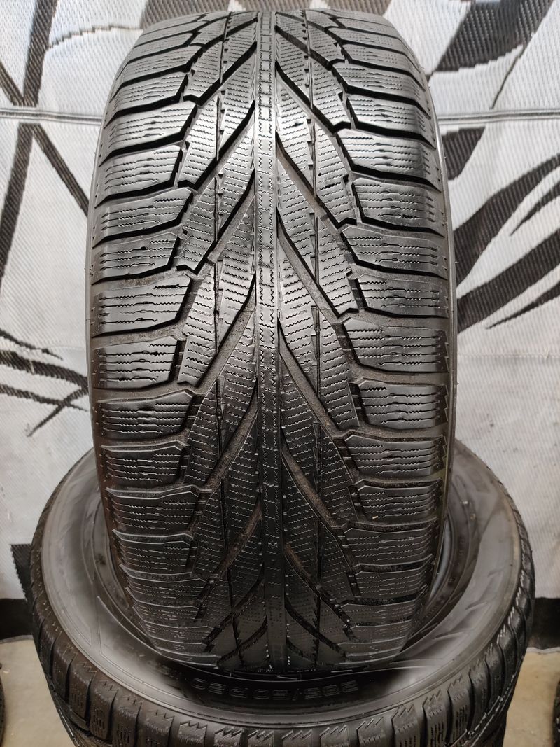 285/50r20 "Near Brand New" Nokian Hakkapeliitta Winter studless snow tires