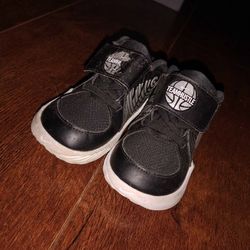 Boys shoes size 6