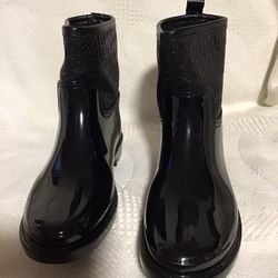 Michael Kors Women Size 8 Blakely Logo Embossed Ankle Rain Boots Black 40F6BLFE6Q 