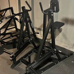GWMD Seated Row Plate Load Machine