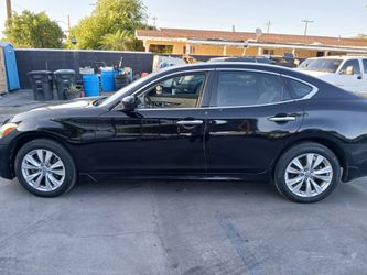 2011 Infiniti M37