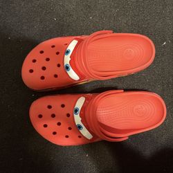 Lightning Mcqueen crocs size 12 (LIGHT UP)