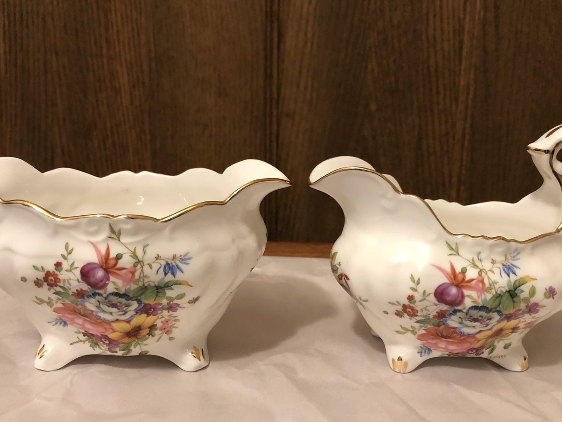 Vintage Hammersley Fine Bone China 2991 creamer and sugar bowl set