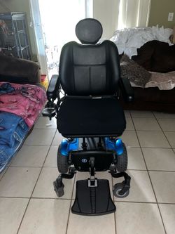 Electric wheelchair